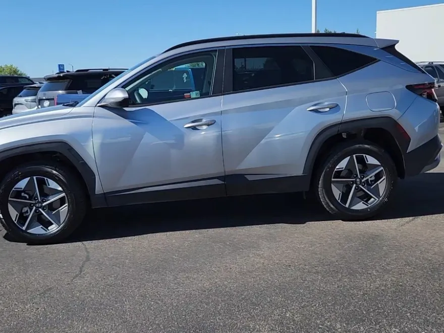 2025 Hyundai Tucson SEL photo 1