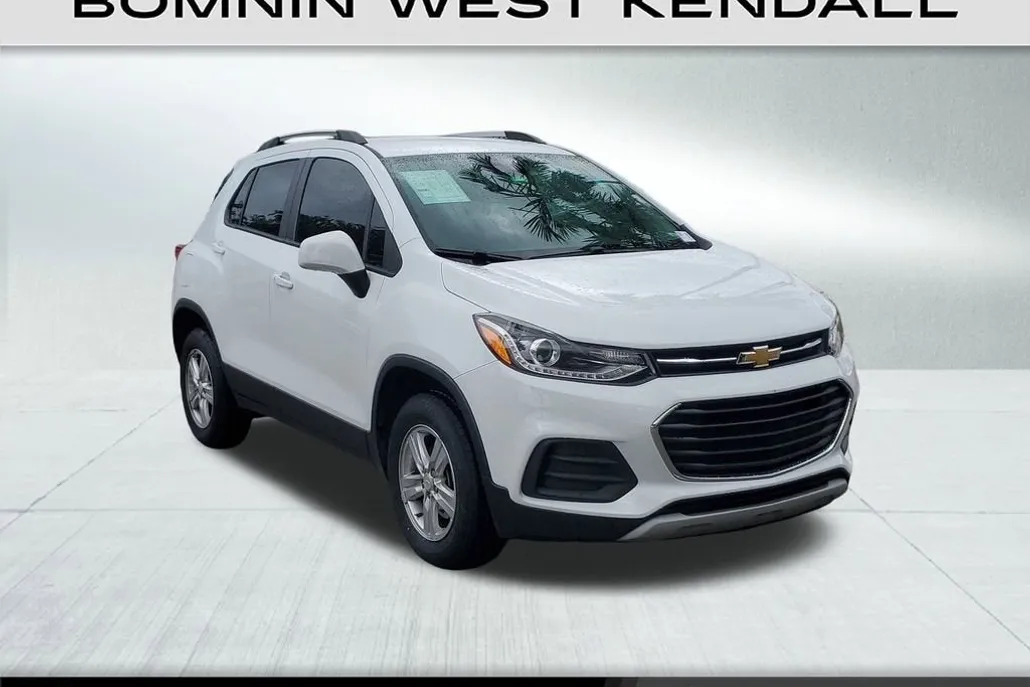 2022 Chevrolet Trax LT photo 1