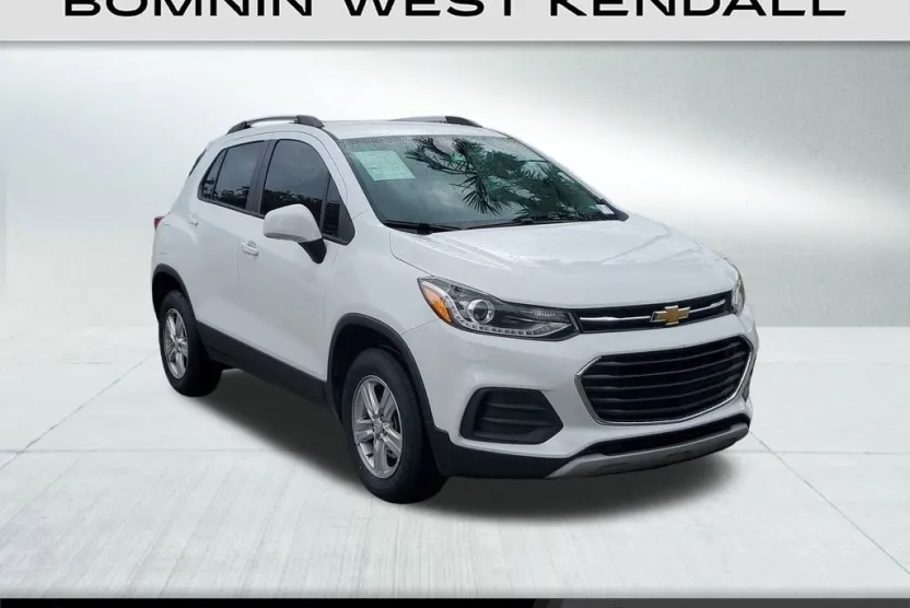 2022 Chevrolet Trax LT photo 1