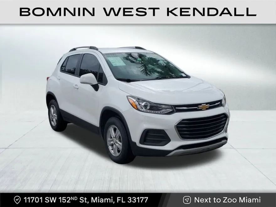 2022 Chevrolet Trax LT photo 1