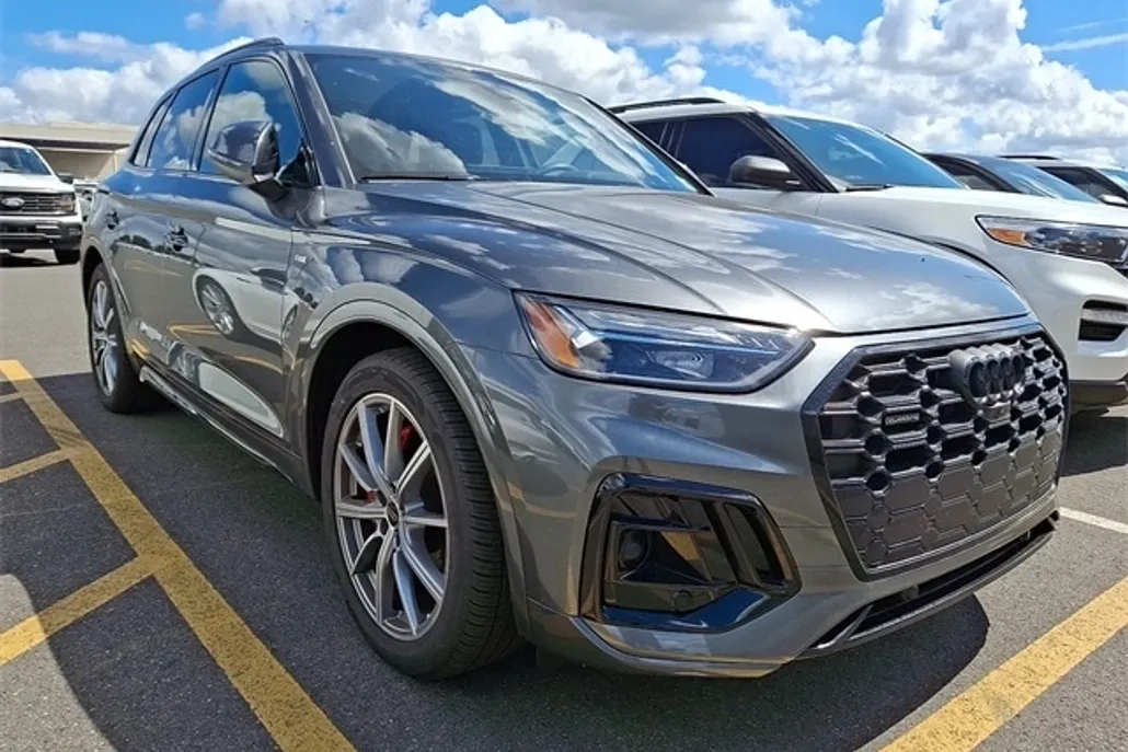 2024 Audi Q5 55 Premium Plus photo 1
