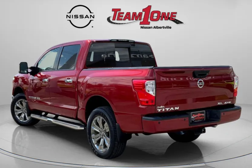 2019 Nissan Titan SL photo 1