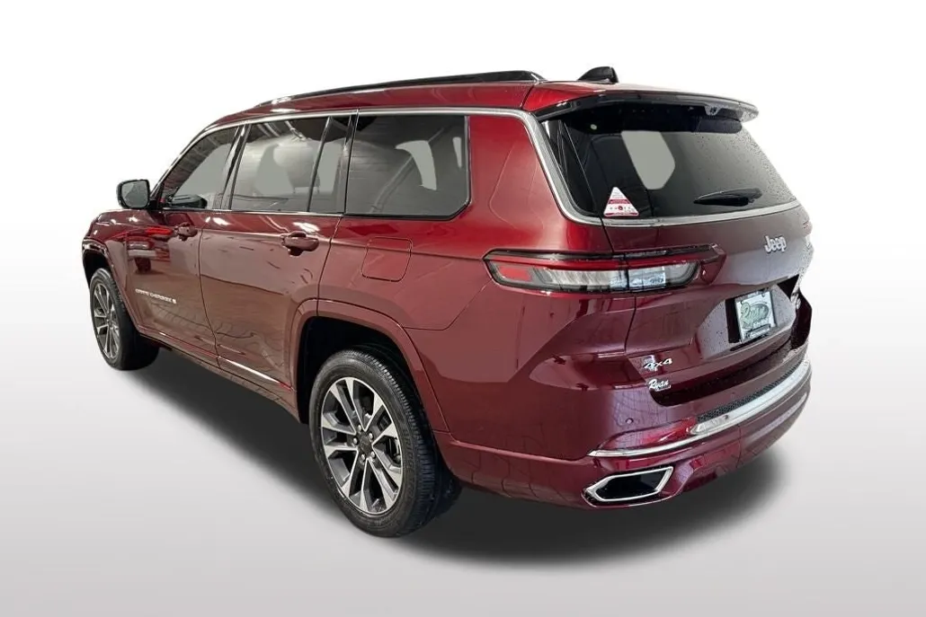 2025 Jeep Grand Cherokee Overland photo 1