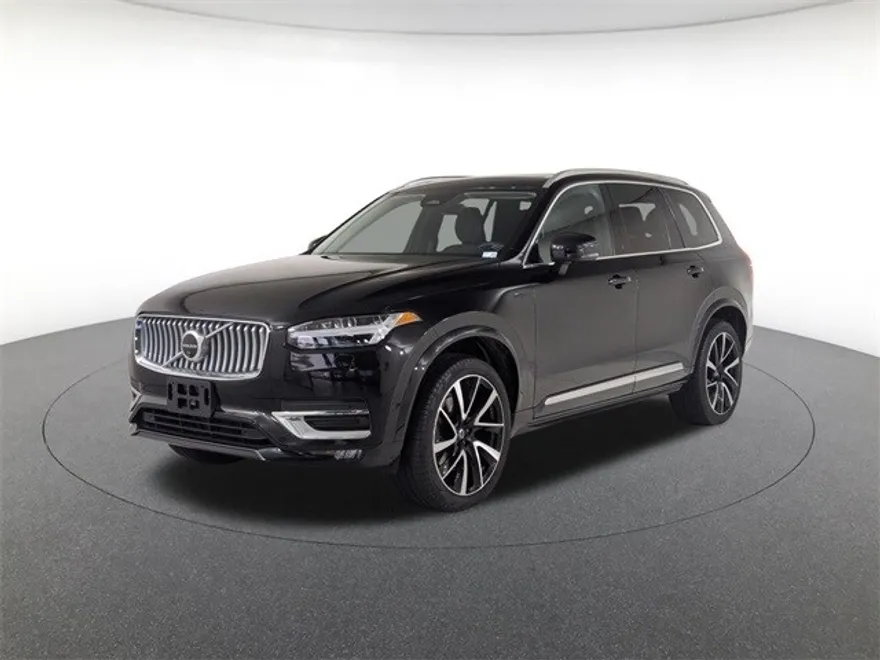 2024 Volvo XC90 Plus photo 1