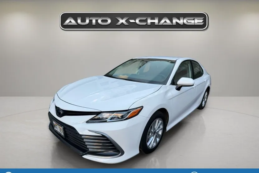 2024 Toyota Camry LE photo 1