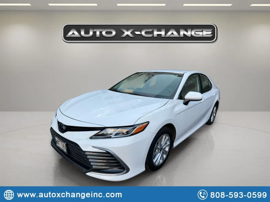 2024 Toyota Camry LE photo 1