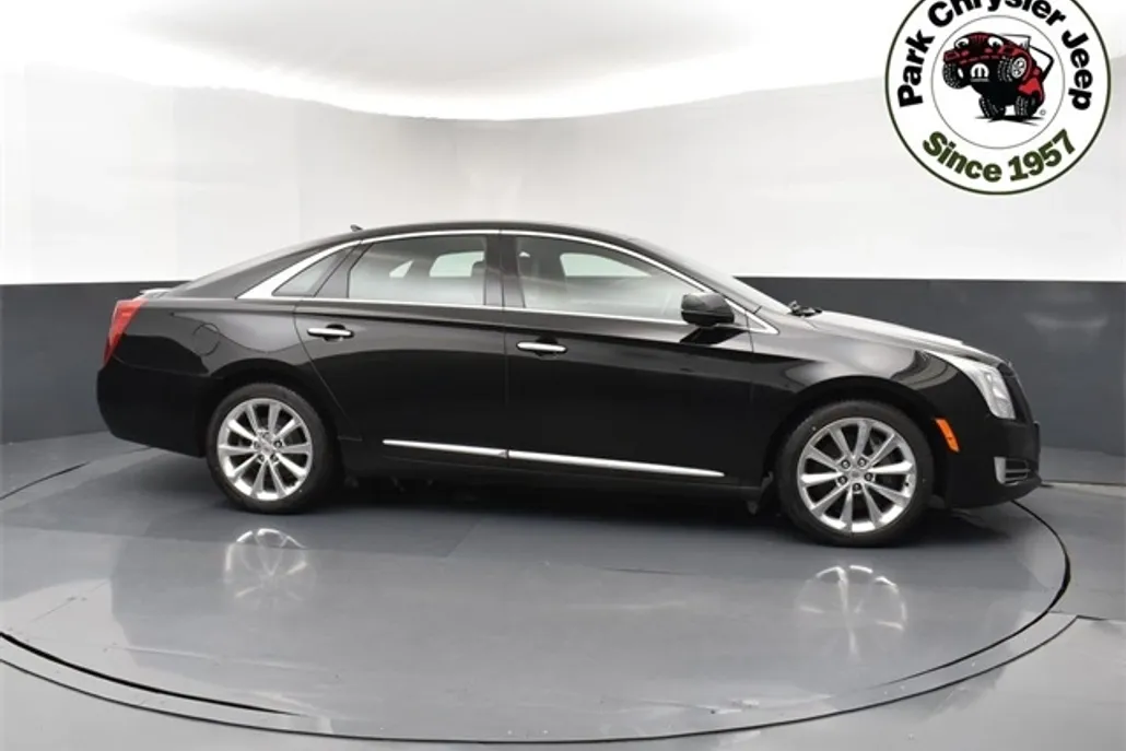 2013 Cadillac XTS Luxury photo 1