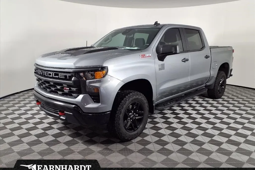 2025 Chevrolet Silverado 1500 Custom Trail Boss photo 1