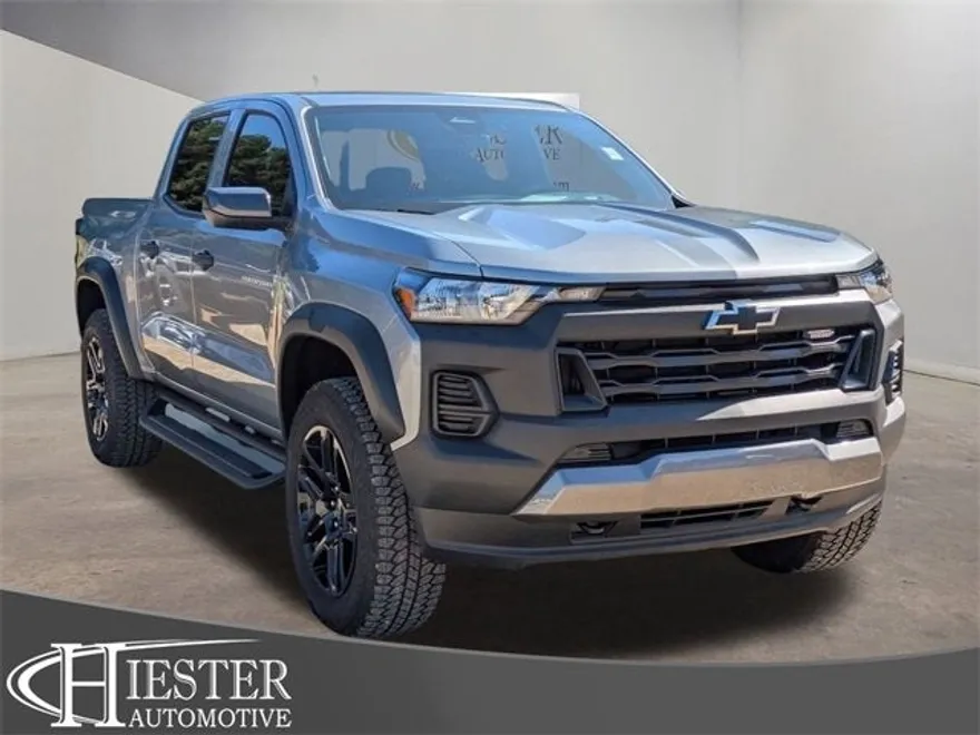 2025 Chevrolet Colorado Trail Boss photo 1