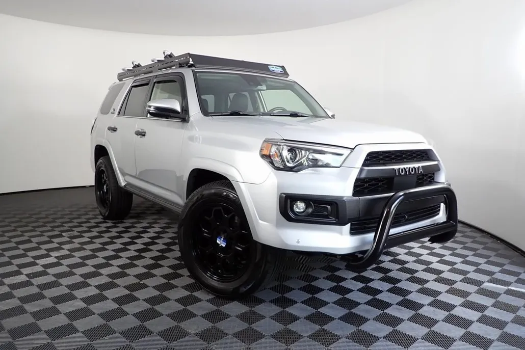 2023 Toyota 4Runner Limited photo 1
