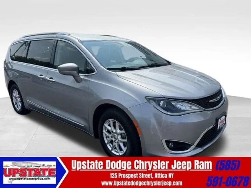 2020 Chrysler Pacifica Touring L photo 1