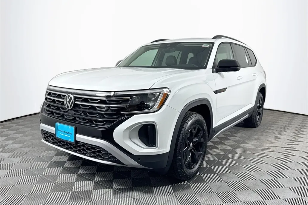 2025 Volkswagen Atlas Peak Edition SE photo 1