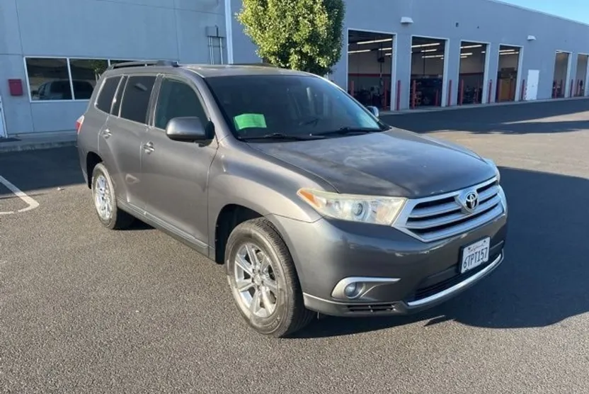 2011 Toyota Highlander Base photo 1
