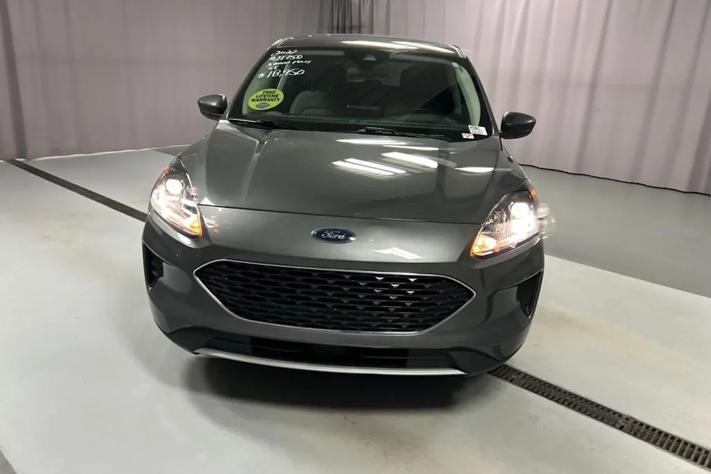 2022 Ford Escape SE photo 1
