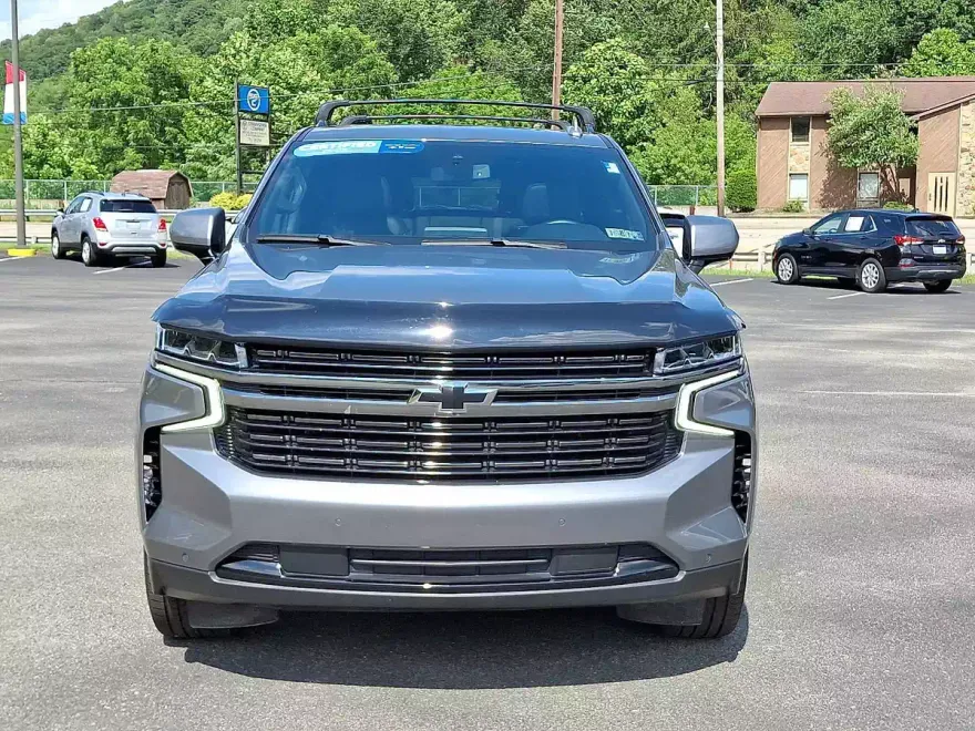 2022 Chevrolet Suburban RST photo 1