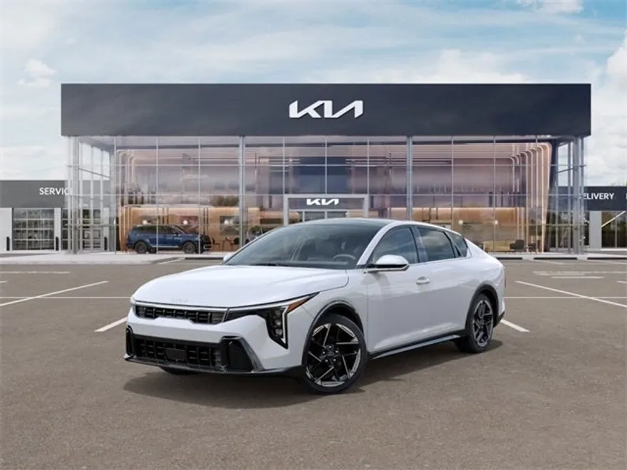 2025 Kia K4 GT-Line photo 1