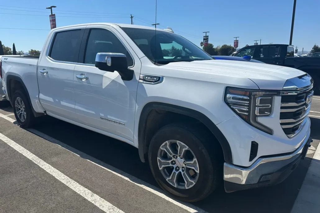 2024 Gmc Sierra 1500 SLT photo 1