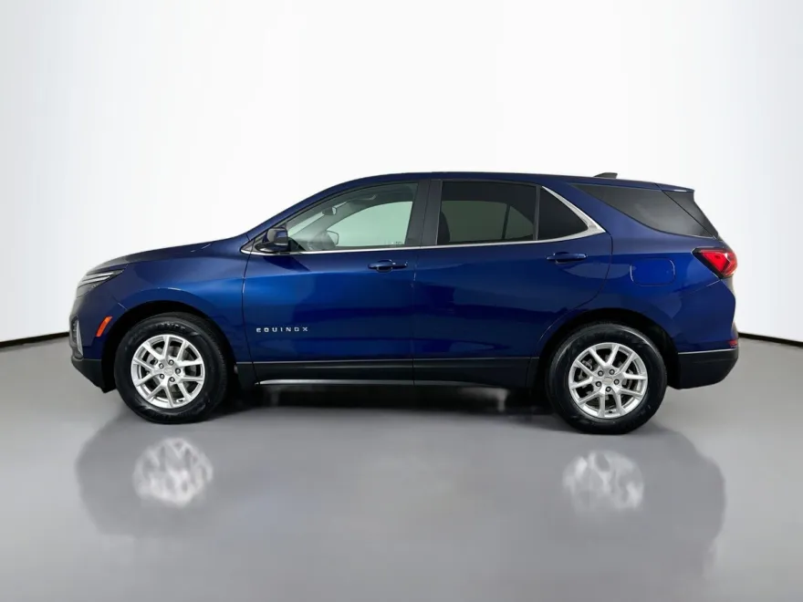 2023 Chevrolet Equinox LT photo 1