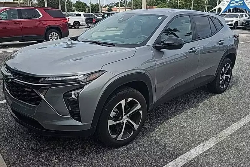2024 Chevrolet Trax photo 1