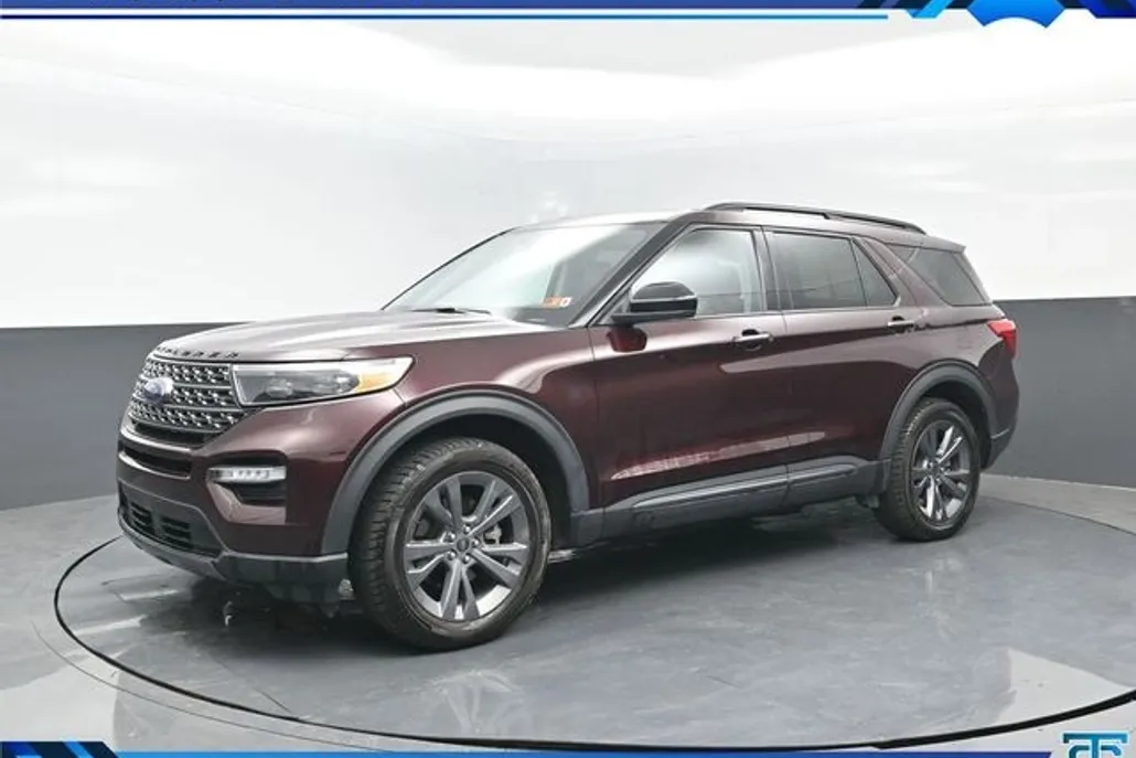 2022 Ford Explorer XLT photo 1