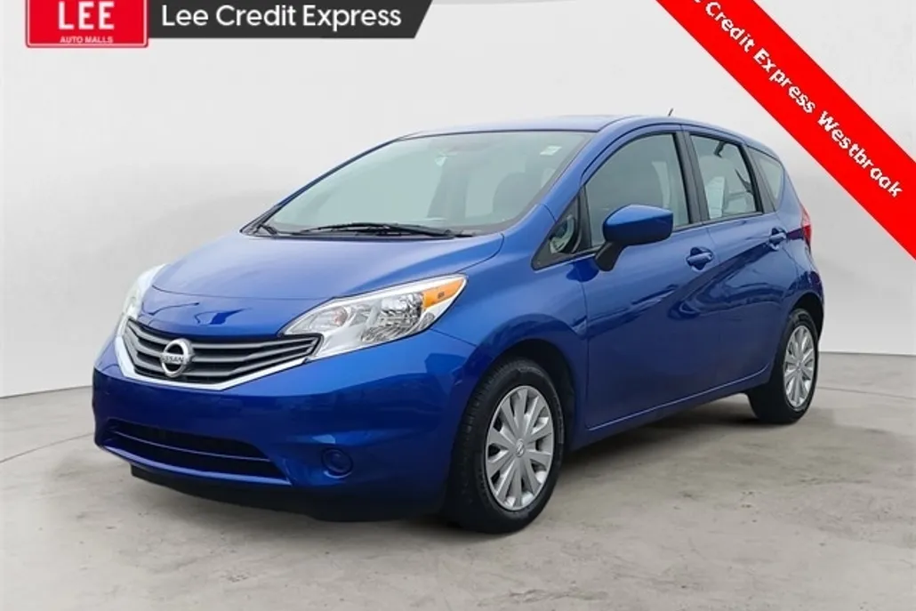 2016 Nissan Versa Note SV photo 1