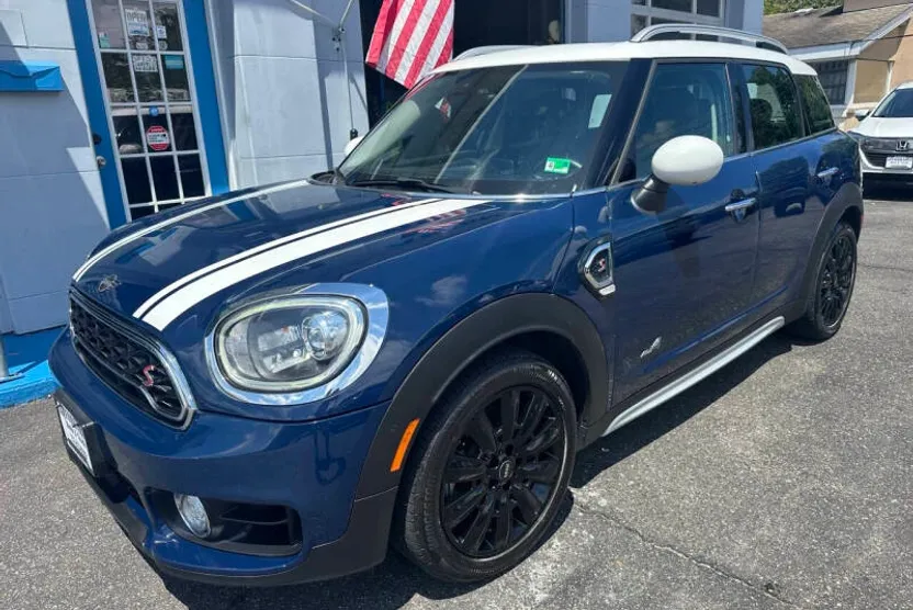 2019 Mini Countryman S ALL4 photo 1
