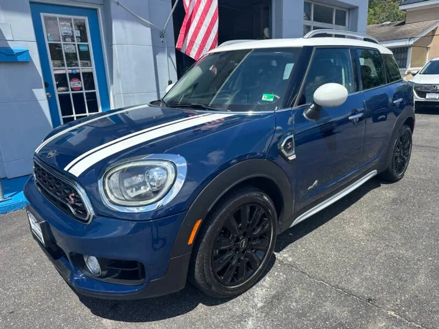 2019 Mini Countryman S ALL4 photo 1
