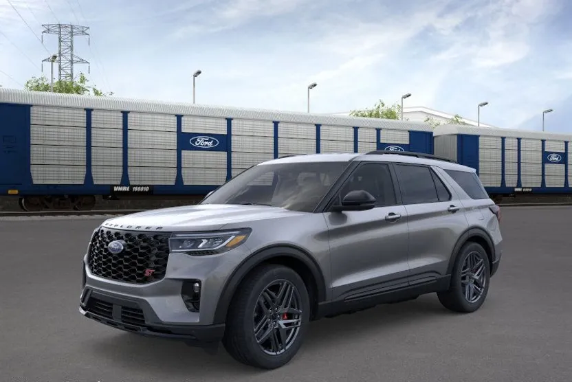 2025 Ford Explorer ST photo 1