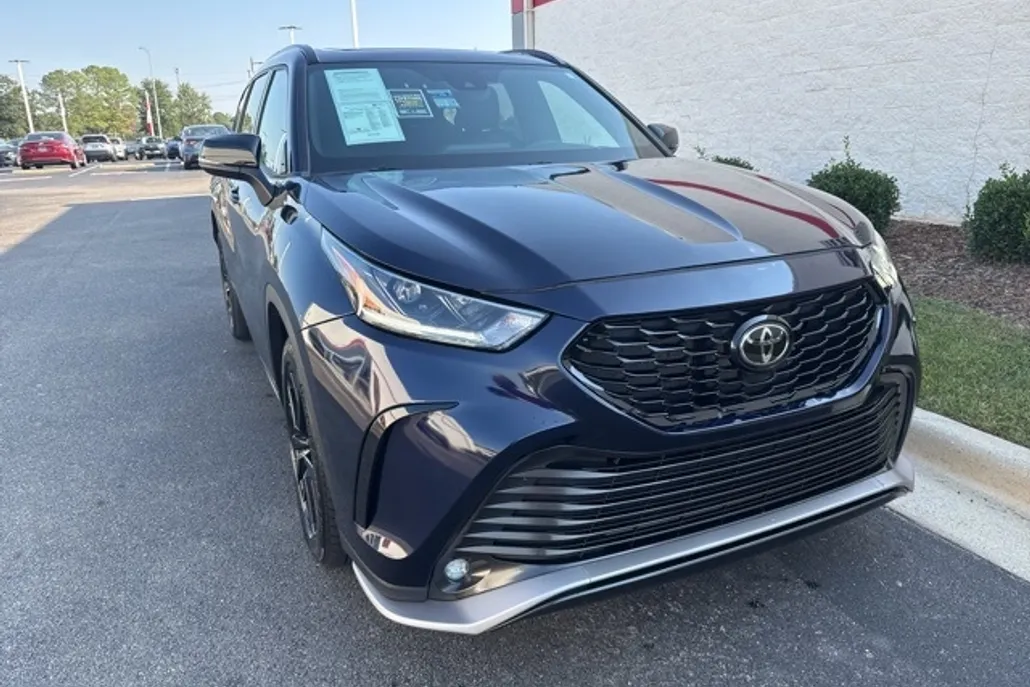 2024 Toyota Highlander XSE photo 1