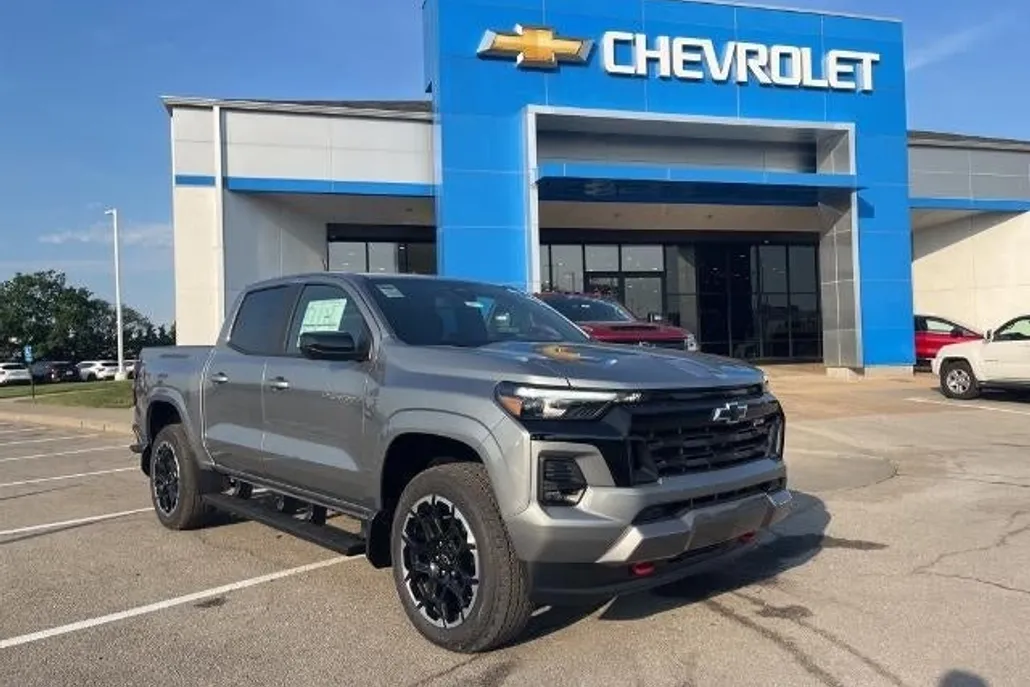 2026 Chevrolet Colorado Z71 photo 1