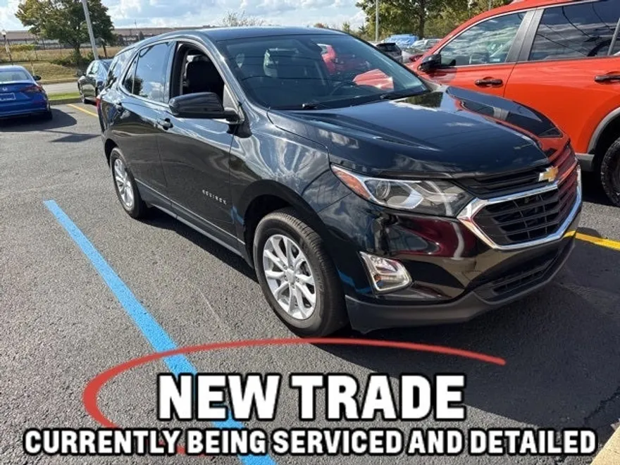 2020 Chevrolet Equinox LT photo 1