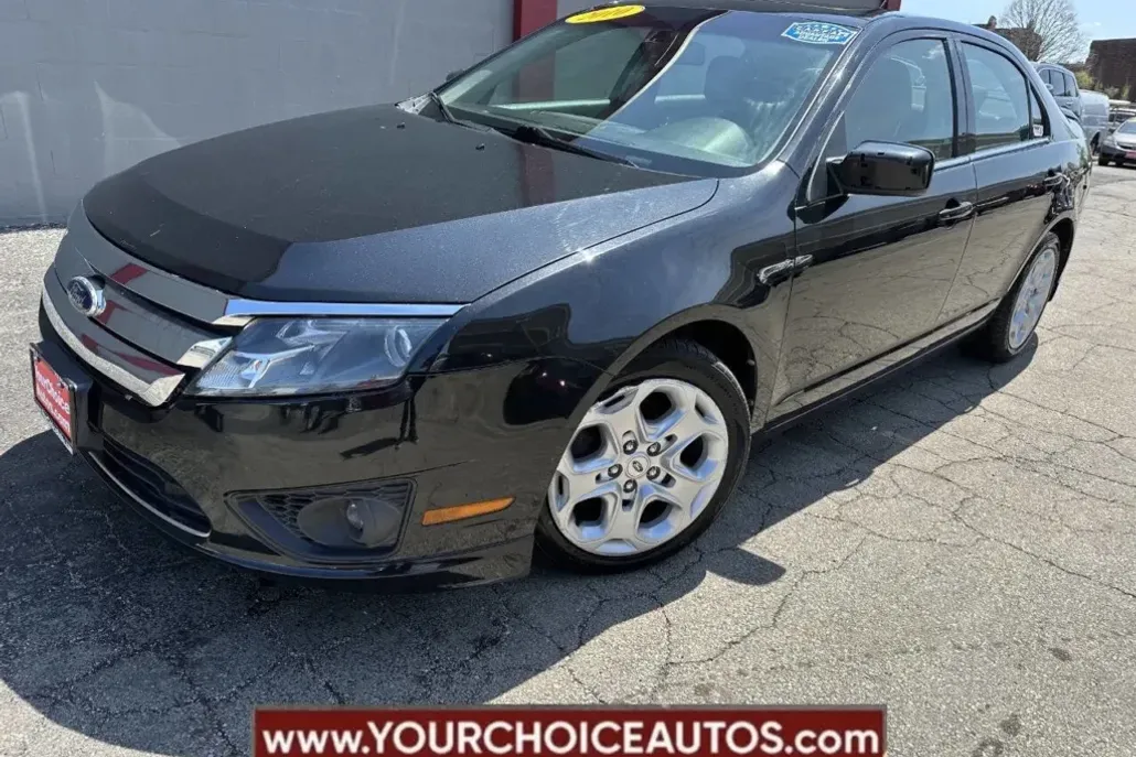 2010 Ford Fusion SE photo 1