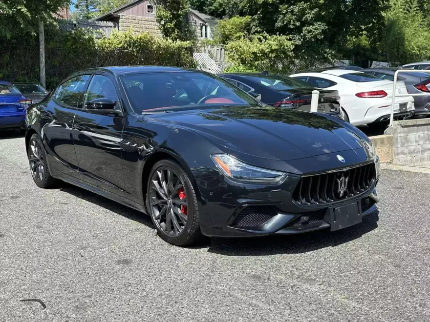 2022 Maserati Ghibli Modena Q4 photo 1