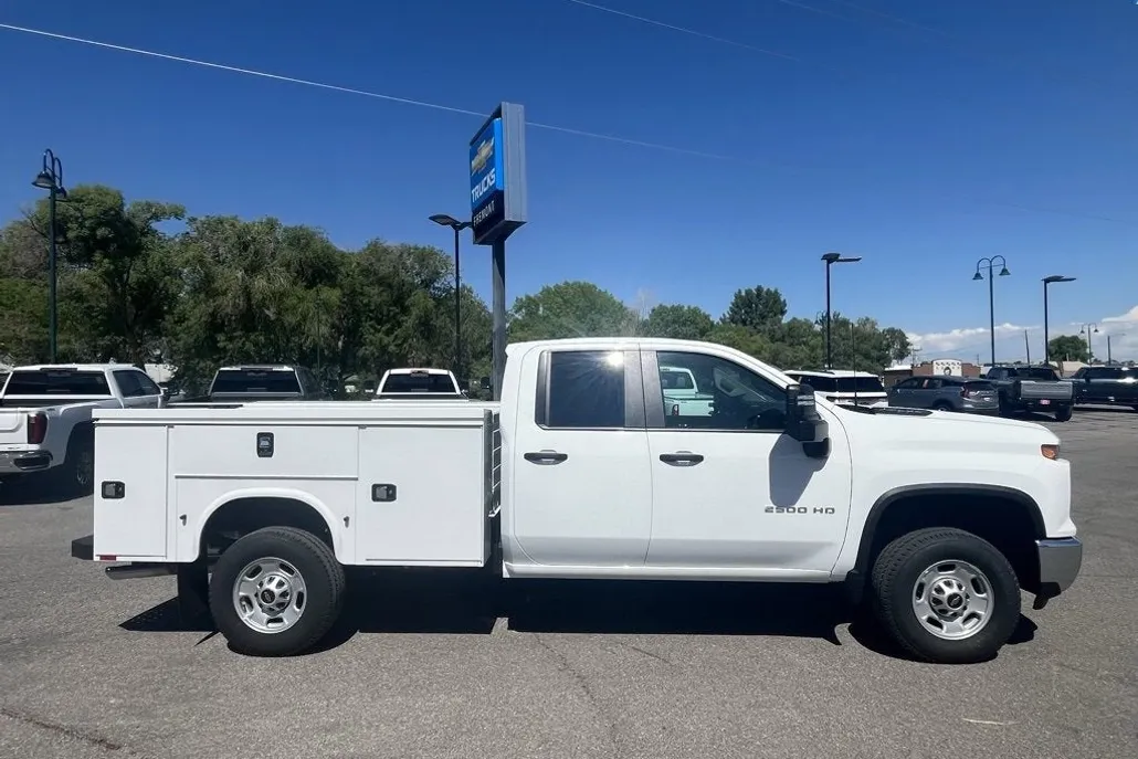 2025 Chevrolet Silverado 2500HD photo 1