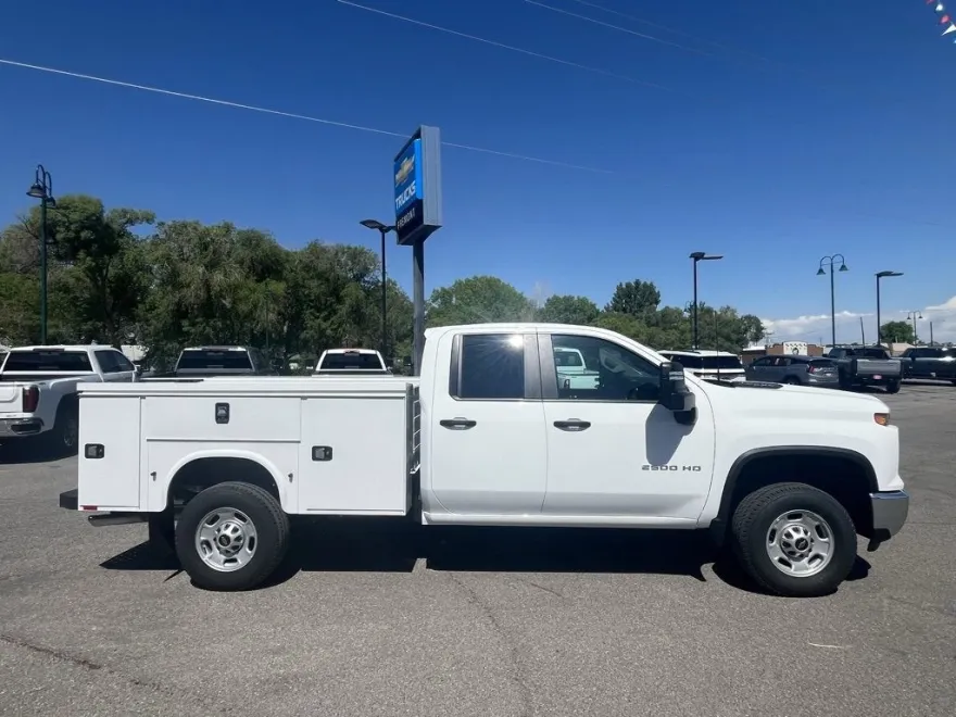 2025 Chevrolet Silverado 2500HD photo 1