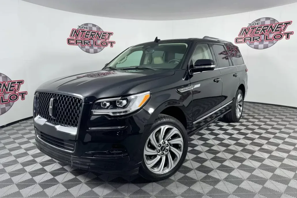 2022 Lincoln Navigator Standard photo 1