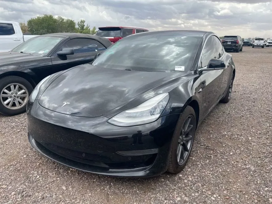 2018 Tesla Model 3 Long Range photo 1