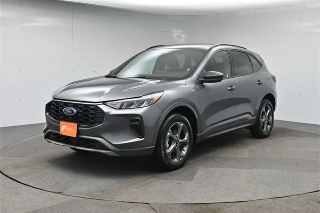 2024 Ford Escape ST-Line photo 1