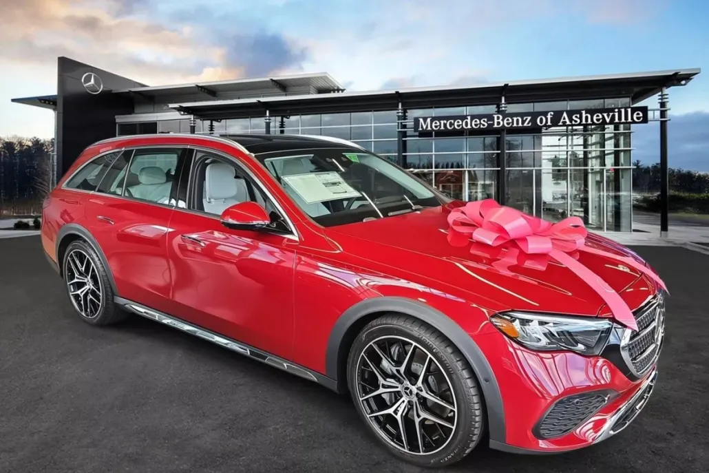 2026 Mercedes Benz E 450 4MATIC All-Terrain photo 1