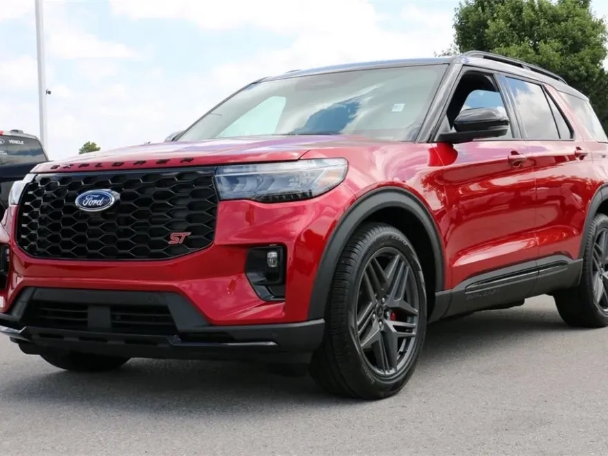 2025 Ford Explorer ST photo 1