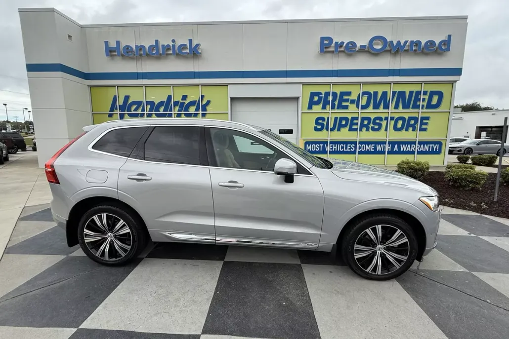 2022 Volvo XC60 B5 Inscription photo 1