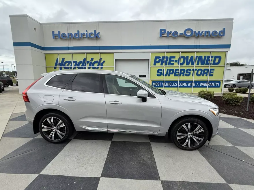 2022 Volvo XC60 B5 Inscription photo 1
