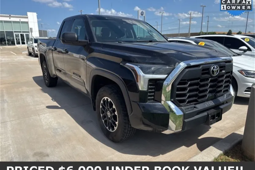 2023 Toyota Tundra SR5 photo 1