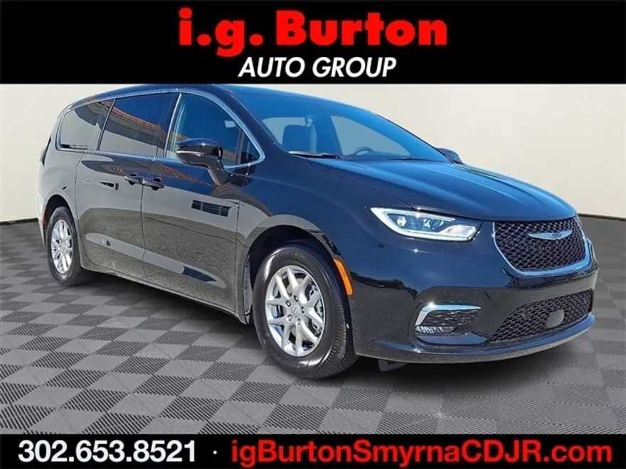 2026 Chrysler Pacifica photo 1