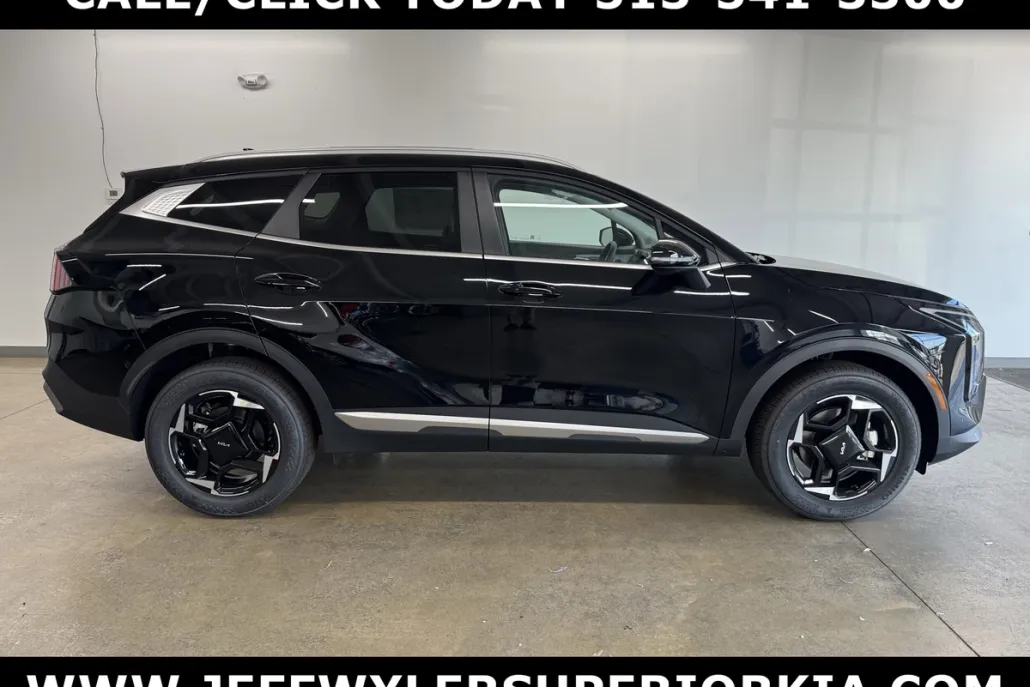 2026 Kia Sportage EX photo 1