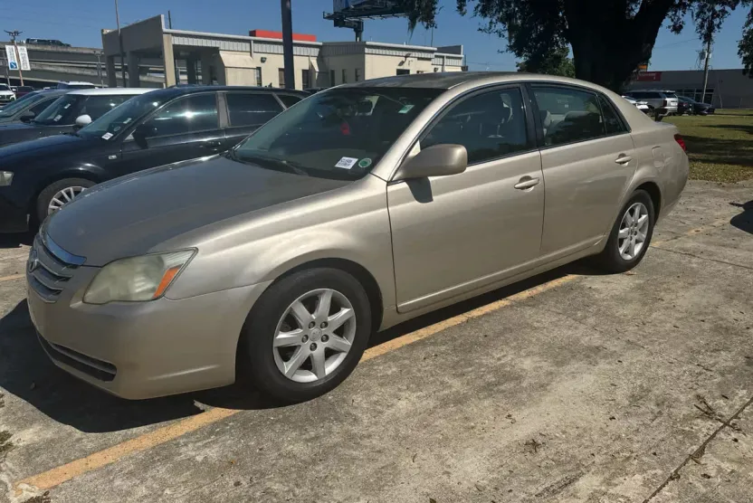 2006 Toyota Avalon XL photo 1
