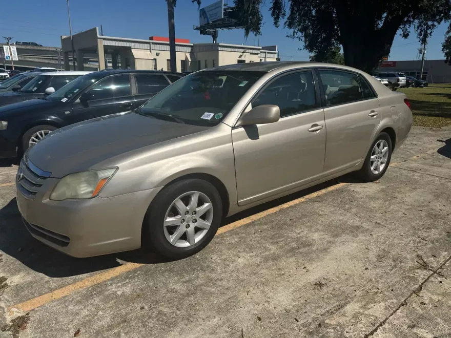 2006 Toyota Avalon XL photo 1