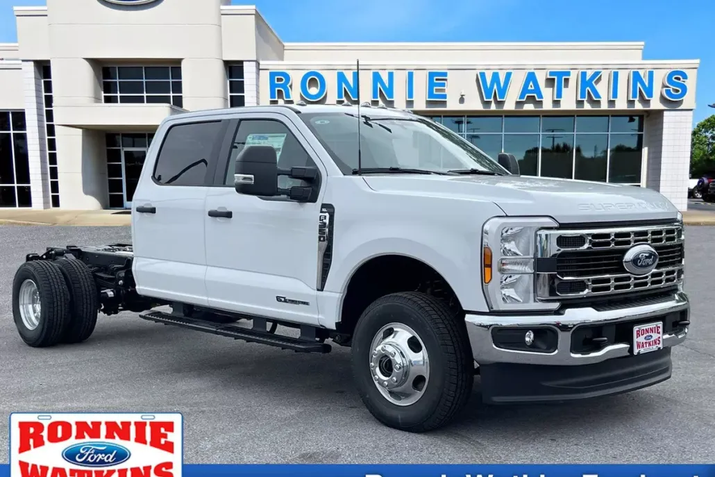 2025 Ford F-350 XL photo 1