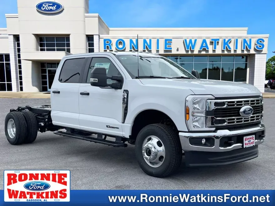 2025 Ford F-350 XL photo 1