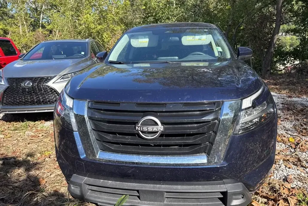 2022 Nissan Pathfinder S photo 1